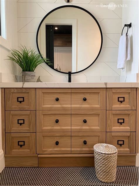 They look expensive and totally elevate the look of even the simplest. Black & White Oak Bathroom Reveal | Oak bathroom, Black ...
