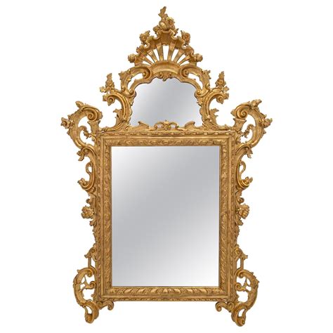 18th Century Italian Venetian Rococo Giltwood Mirror With Chinoiserie