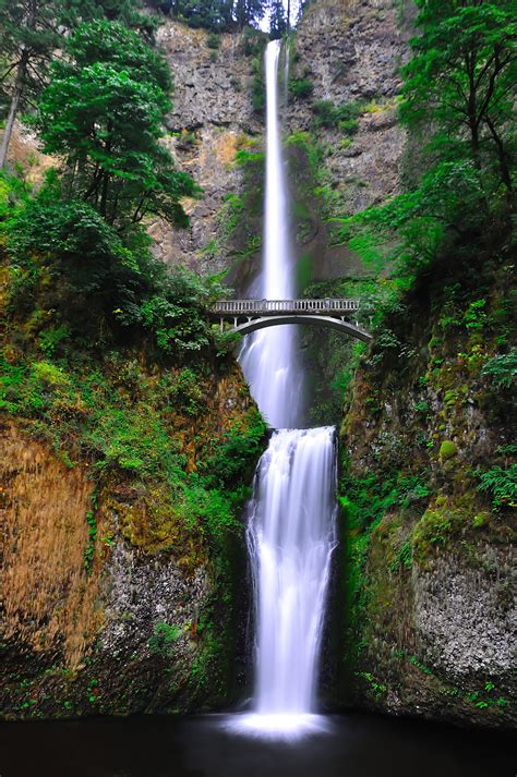 Multnomah Falls 32 Surreal Travel Spots You Wont Believe Exist In