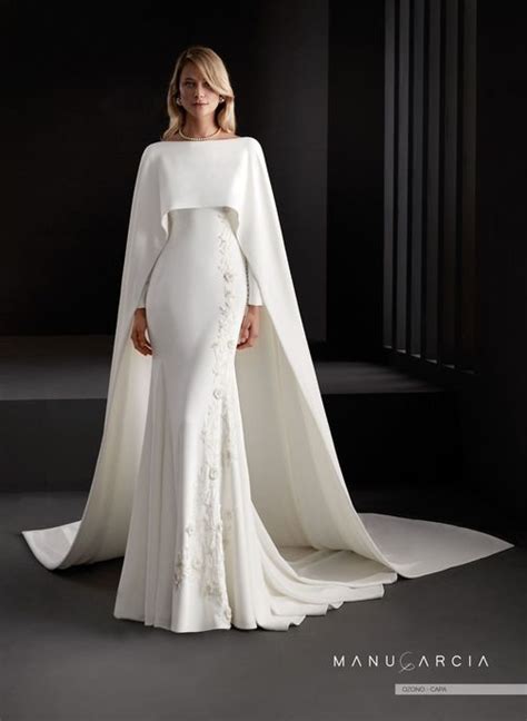 Gli abiti da sposa armani scelti dalle star sono stati realizzati su misura per ognuna di loro, creazioni che non troverete mai negli store o sul sito ufficiale della maison. Higar Novias presenta i suoi abiti da sposa 2020, due ...