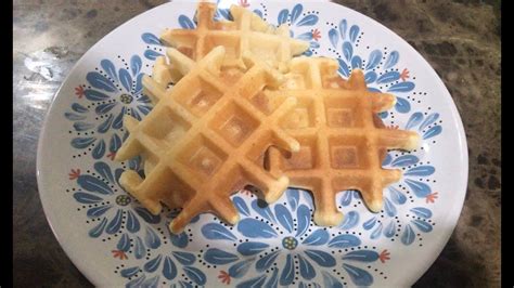 Silakan untuk mencoba aneka resep waffle yang paling sesuai dengan selera anda dan keluarga. Resepi Waffles Menggunakan Trio Waffles Maker - YouTube