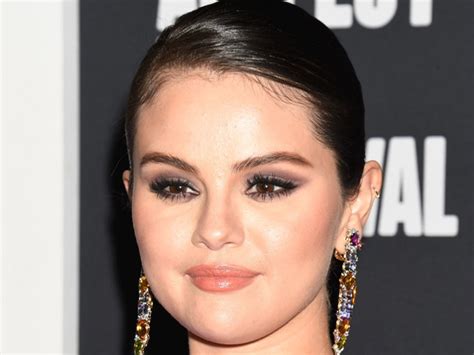 Selena Gomez Lied About Body Shaming Trolls R1l