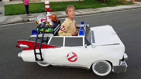 Kid Wins Halloween With Awesome Ghostbusters Costume Youtube