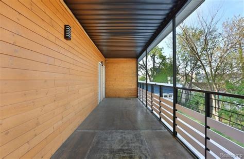 Extreme Cool House Made Of 4 Shipping Containers Usa Living In A