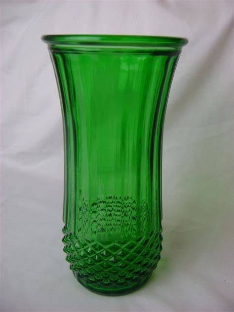 Gorgeous Vintage Hoosier Glass Vase A Diamond Ribbed Bottom Depression Glass Green