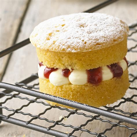 Mini Victoria Sponge Cakes Recipe Lakeland Inspiration
