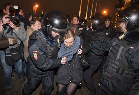 Police Detain 420 People Near Red Square Protesters Fear Post Olympic Crackdown The