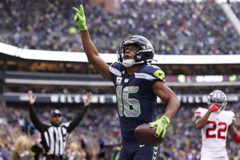 Tyler Lockett Goes From Goat To Hero Vs Giants And Seahawks Just Keep