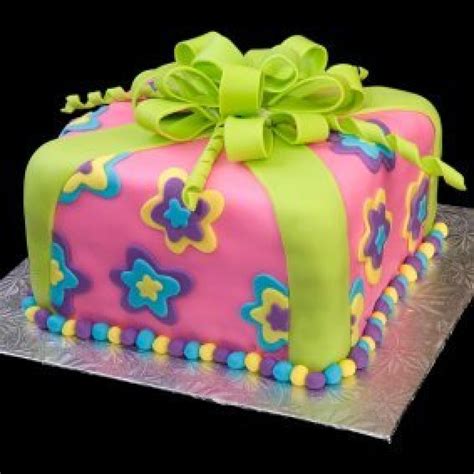Decorating Cakes With Fondant | ThriftyFun