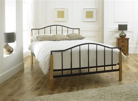 This guide will lead you through the process of buying a new bed, from choosing between different size beds to deciding on the types of beds and styles of bed frames that are best suited to your needs. Neptune - 3ft, 4ft, 4ft6, 5ft Newark - Metal Bed