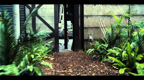 Jurassic World Clip 2 Owen Runs From The Indominus Rex 1080p Hd Youtube