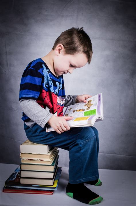 Gratis Afbeeldingen Boek Lezen Persoon Mensen Wit Jongen