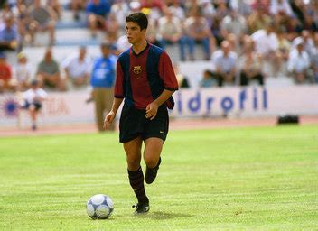 Mikel arteta esquivó este miércoles las preguntas sobre el interés del fc barcelona en sus servicios, según la prensa española, asegurando estar totalmente concentrado en su misión en el arsenal, donde hay mucho trabajo por hacer. Arteta ruined his Barça chances by clubbing while at La Masia >> Read My Mind - Barcablog.com ...