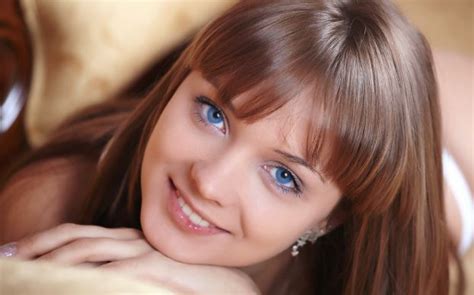 In the summer, when your skin is darker burgundy and plum highlights added to brown, dark brown, and black hair also work well with green eyes and olive skin. Best Hair Color for Blue Eyes and Fair Skin, Pale Skin ...