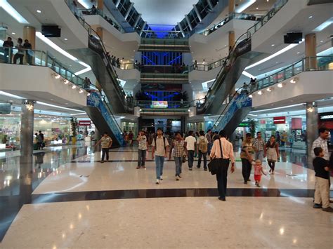 Ioi city mall, a brand new lifestyle & entertainment regional mall, supported by more than 7,200 car park bays over 3 basement levels, with 4 levels of 350 specialty shops including gsc. Shopping in Bahrain? Here are some of the best shopping malls