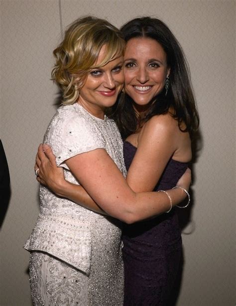 Three Perfect Photos Of Julia Louis Dreyfus And Amy Poehler Loving Each