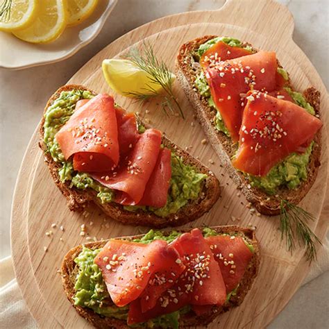 I have a sweet tooth. Avocado Toast with Smoked Salmon | Recipe | Smoked salmon ...