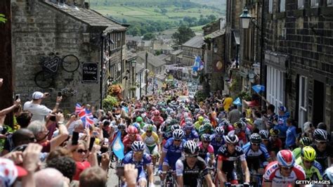 tour de france yorkshire stages watched by 2 5m bbc news