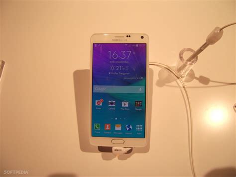 Samsung Galaxy Note 4 Vs Galaxy Note Edge Hands On Photos