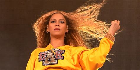 Neal farina, who has worked his magic on beyonce's hair for years, shared to instagram a backstage photo from the pop star's on the run ii tour. Tina Knowles Shows Off Beyonce's Real Hair in a Video ...
