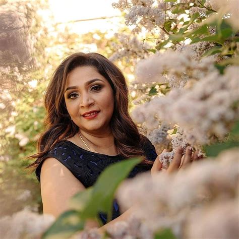 Amazon.com: Janani Naveen: books, biography, latest update