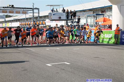 In ludwigshafen sind dem sprecher zufolge nach der aktuellen und bis ende 2020 gültigen standortvereinbarung betriebsbedingte kündigungen ausgeschlossen. BASF Firmencup 2019 | Speyer Kurier - Kurpfälzer ...
