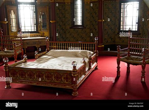 Castell Coch Bedroom Hi Res Stock Photography And Images Alamy