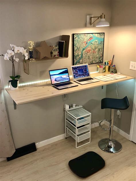 My New Home Office With A Standing Desk Makes Teaching From Home S