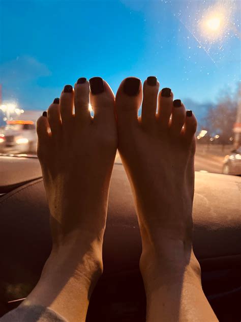 feet on the dash at dusk 😍🥰 r verifiedfeet