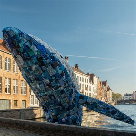 5 Contemporary Artists Creating Truly Impressive Art Installations