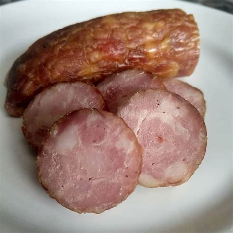 Pode ainda ser preparada de acordo com a culinária regional. KIT LINGUIÇA CALABRESA E BACON