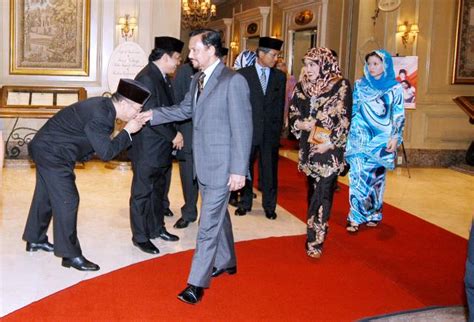 Brunei Resources Photographs Of Her Majesty Raja Isteri 2