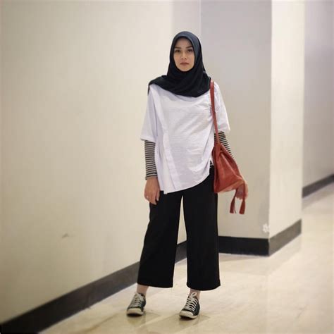 30 inspirasi ootd hijab celana kulot putih| ootd bawahan putih. Outfit Baju Remaja Berhijab Ala Selebgram 2018