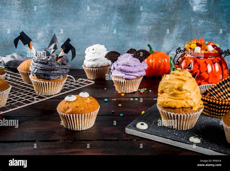Funny Childrens Treats For Halloween Variations Of Cupcakes