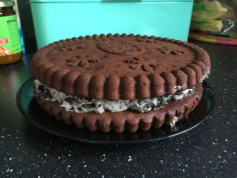 Juhu, endlich mal steht wieder ein kindergeburtstag bei uns an. Oreo Kuchen von misha6697 | Chefkoch.de
