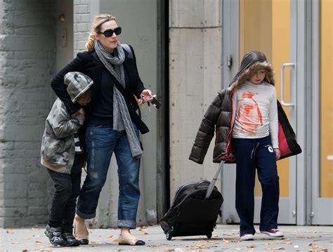 Kate winslet is getting personal about body image. Celebrity Mom Photos: Kate Winslet, Alyson Hannigan, And ...