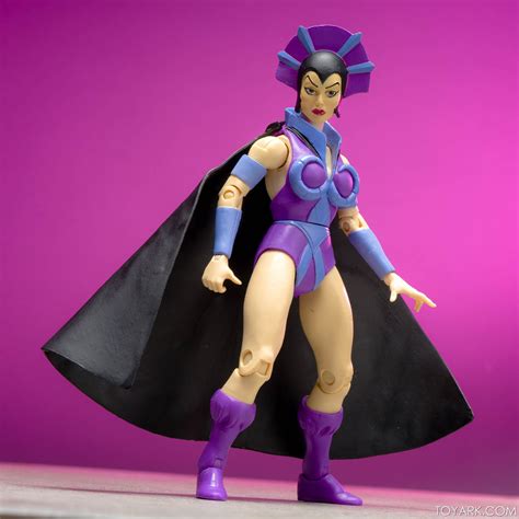 Masters of the universe revelation evil lyn. Evil-Lyn - Masters of the Universe Club Grayskull In-Hand ...