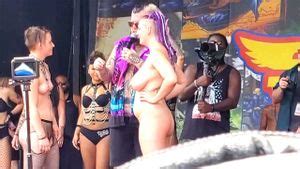 Watch Juggalos Juggalos Contest Nude On Stagee Porn SpankBang