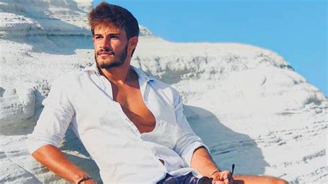 Tv8 ekranlarının en sevilen yarışmalarından biri olan. Survivor 2021 Batuhan Karacakaya Kimdir? Survivor Batuhan ...