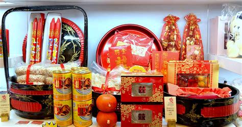Treat your 'i do crew' to items that commemorate your big day. 10 Traditional Chinese Wedding Items And What They ...
