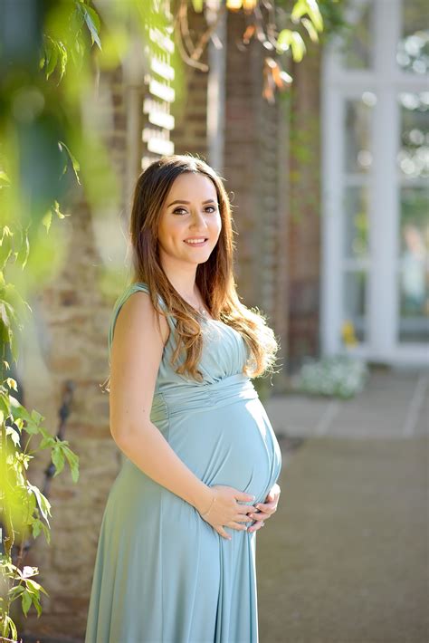 Professional Pregnancy Photos London Holland Park Heather Neilson
