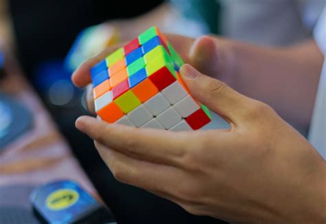 Cubo De Rubik Max Park Alcanzó Un Nuevo Récord Mundial En El Diseño