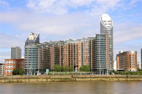 The new providence wharf is a residential development in london's docklands, at the north end of the blackwall tunnel. New Providence Wharf London | New providence, New york ...