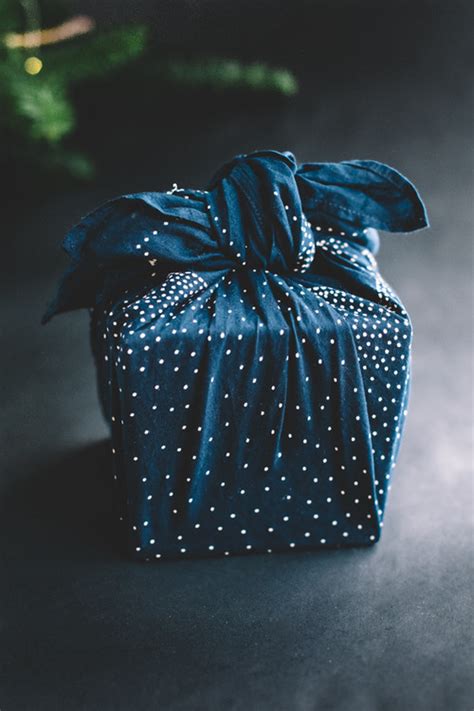 May 05, 2021 · here are thoughtful gift ideas for your wife, ranging from romantic gift ideas to unique and personalize options. 4 Simple, Classic DIY Gift Wrap ideas | Murphy-Goode Winery
