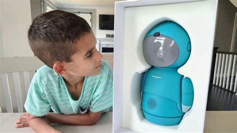 Moxie Review A Great Robot Social Companion For Kids Reviewed