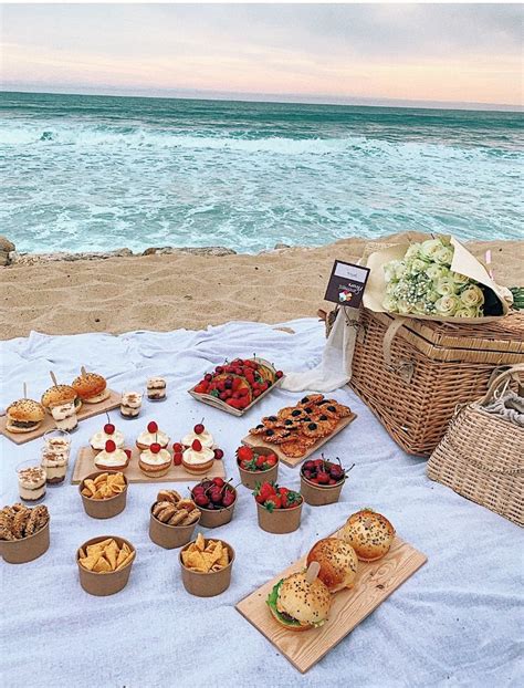 𝙿𝚒𝚗𝚝𝚎𝚛𝚎𝚜𝚝 𝚔𝚊𝚢𝚕𝚒𝚎𝚖𝚌𝚗𝚝𝚜𝚑 Beach Picnic Foods Picnic Snacks Picnic