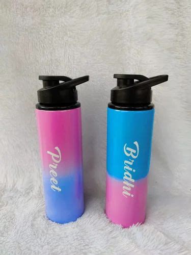 Customizable water Bottle PE Water Bottle Champion Plastic Bottles पलसटक क पन क बतल