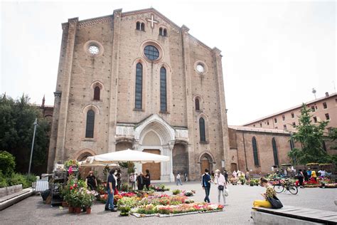 Bologna In Piazza San Francesco Gli Eventi Culturali Non Limitano