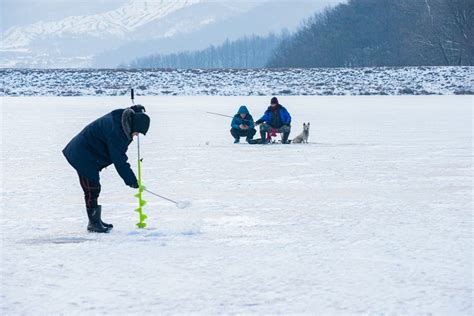 Ice Fishing 101 Our Comprehensive Beginners Guide