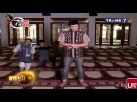 Download millions of videos online. Anak Kecil Berlarian Didepan Orang Shalat, Bagaimana ...